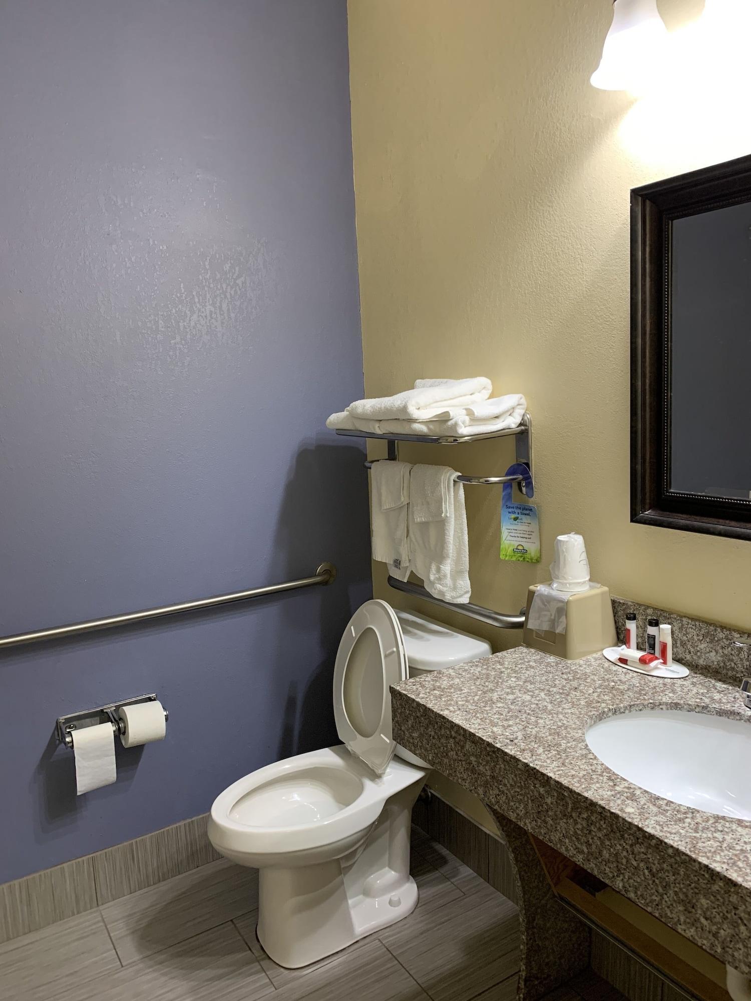 Days Inn & Suites By Wyndham Prattville-Montgomery Eksteriør billede
