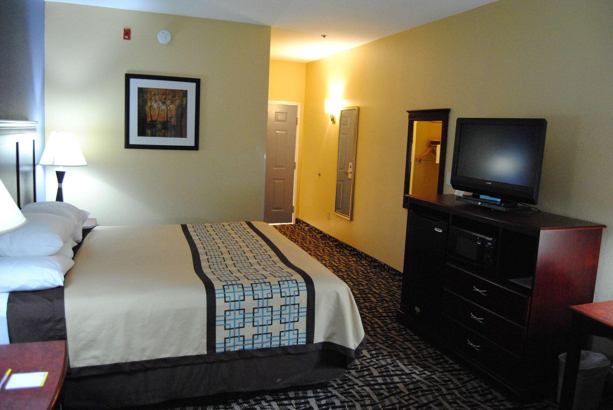 Days Inn & Suites By Wyndham Prattville-Montgomery Eksteriør billede