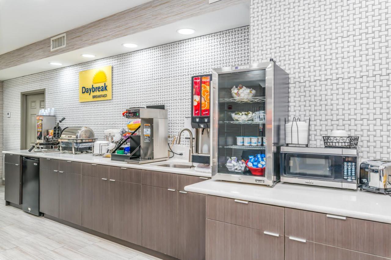 Days Inn & Suites By Wyndham Prattville-Montgomery Eksteriør billede