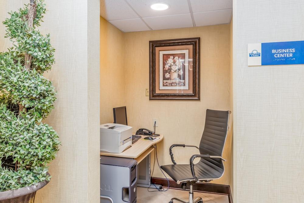 Days Inn & Suites By Wyndham Prattville-Montgomery Eksteriør billede