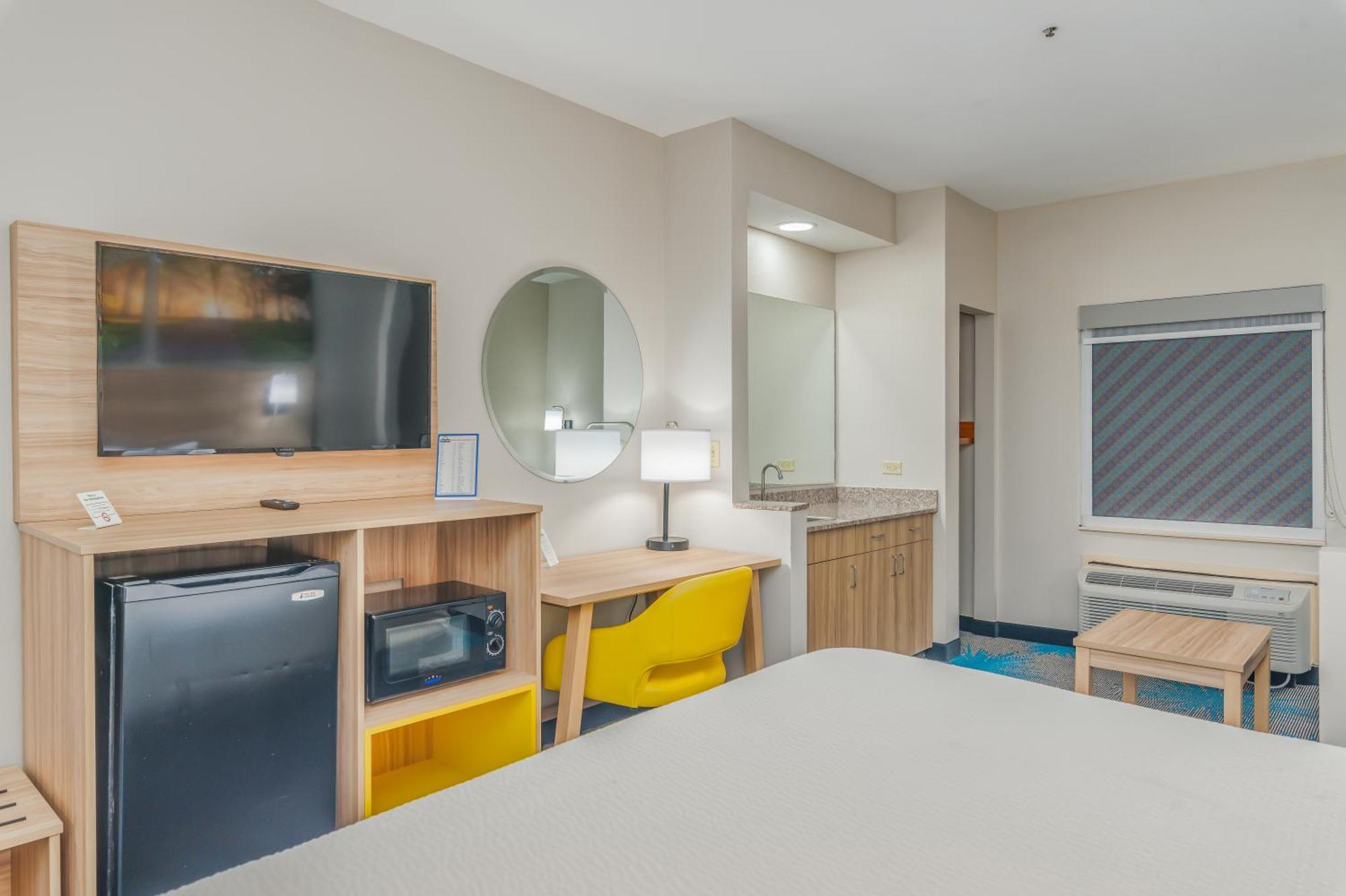 Days Inn & Suites By Wyndham Prattville-Montgomery Eksteriør billede