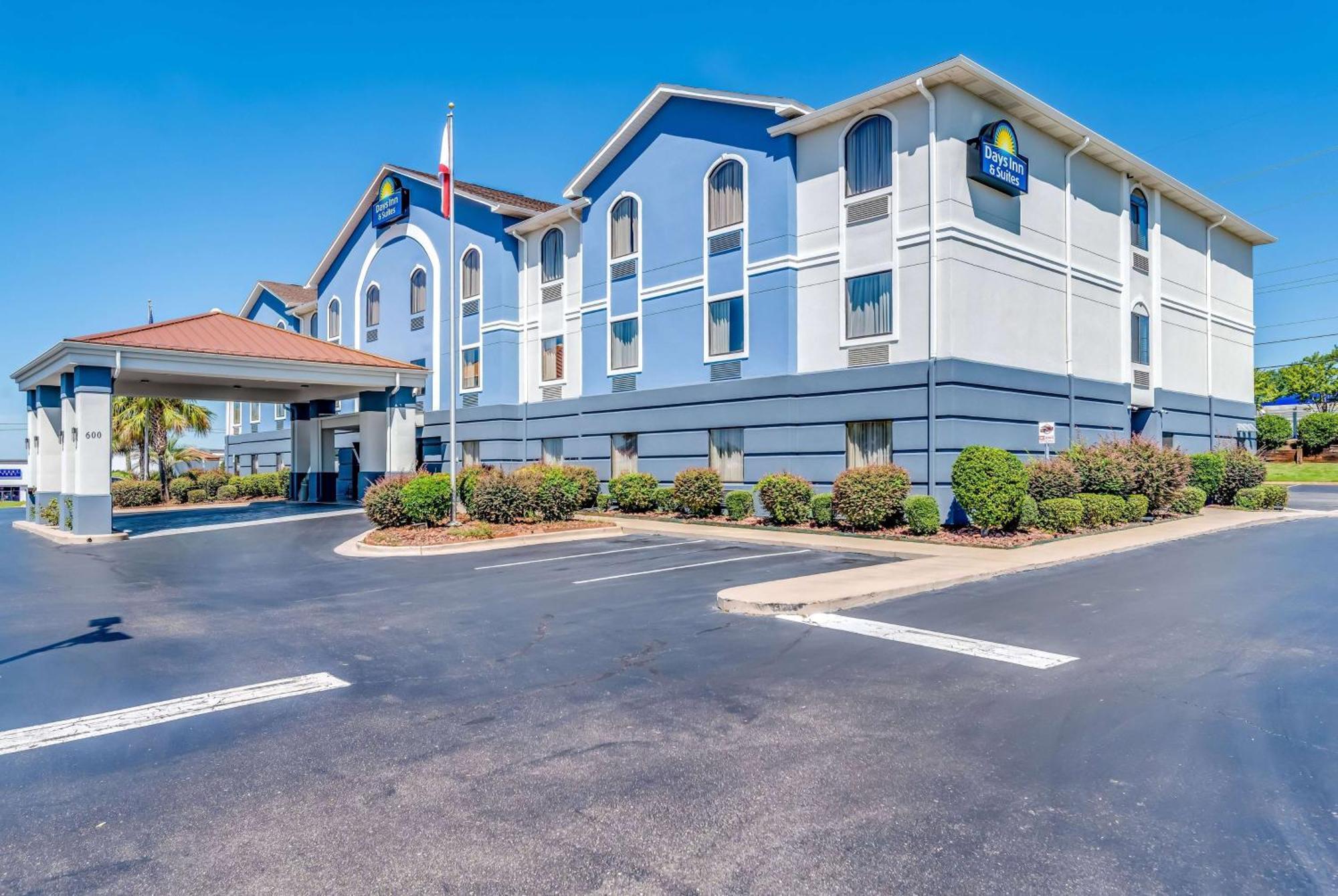 Days Inn & Suites By Wyndham Prattville-Montgomery Eksteriør billede
